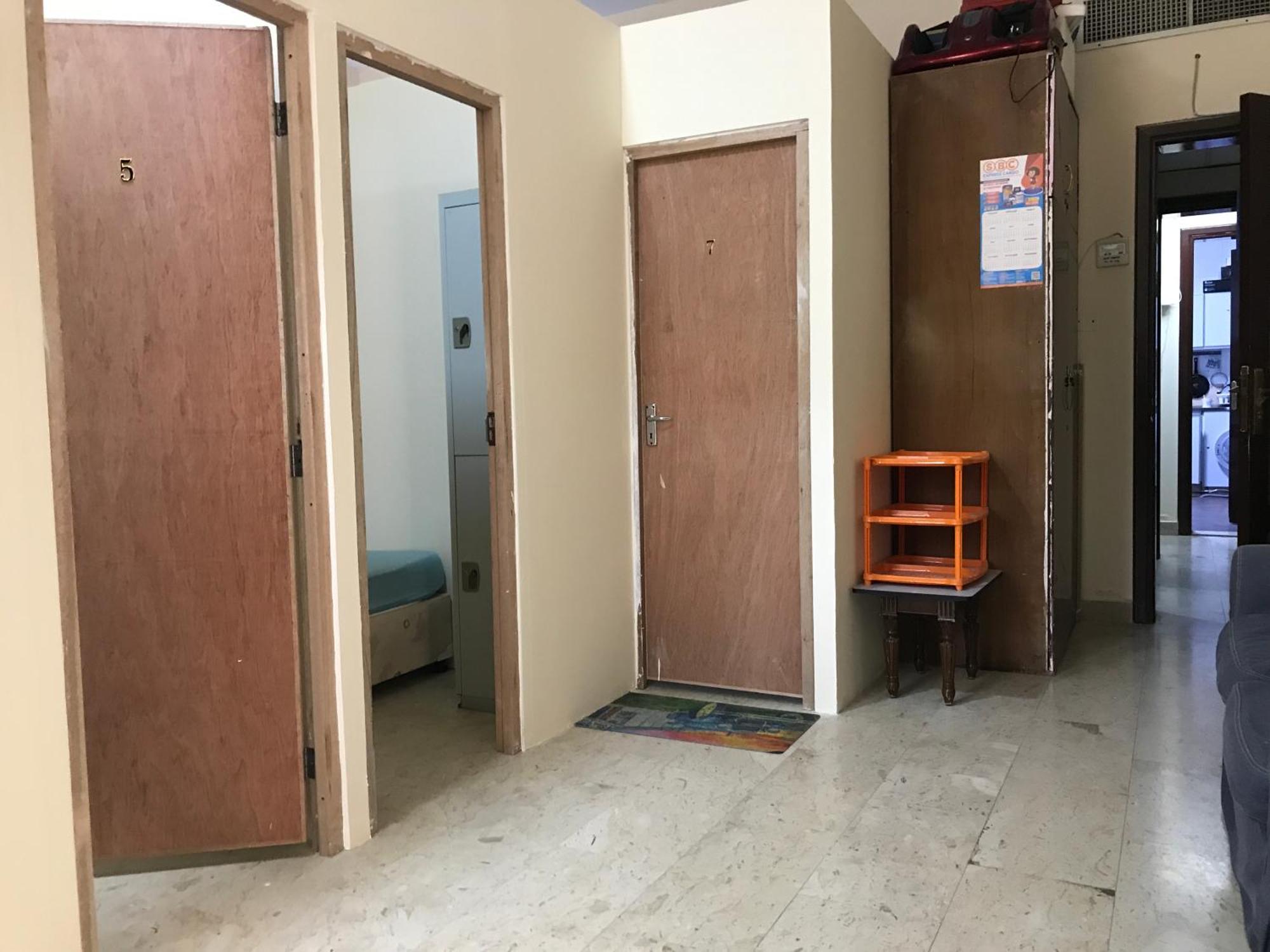 Backpacker'S Bed - No Parking Space Αμπού Ντάμπι Εξωτερικό φωτογραφία
