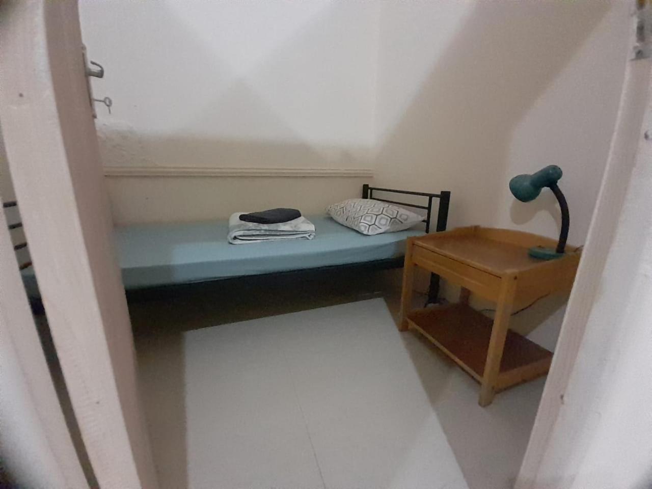 Backpacker'S Bed - No Parking Space Αμπού Ντάμπι Εξωτερικό φωτογραφία